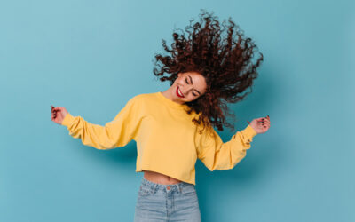 Cómo cuidar el pelo rizado de tus clientas